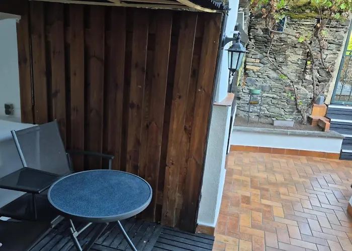 Haus Sofia 招待所 *